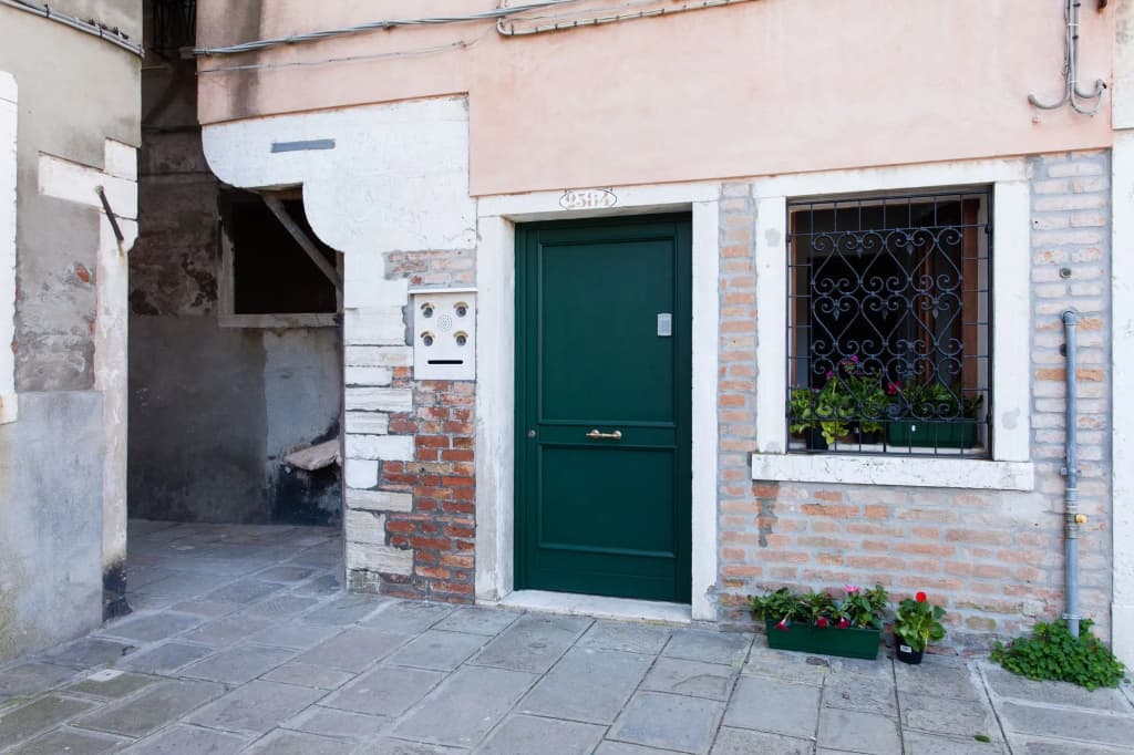 Prince Apartments - photo 1