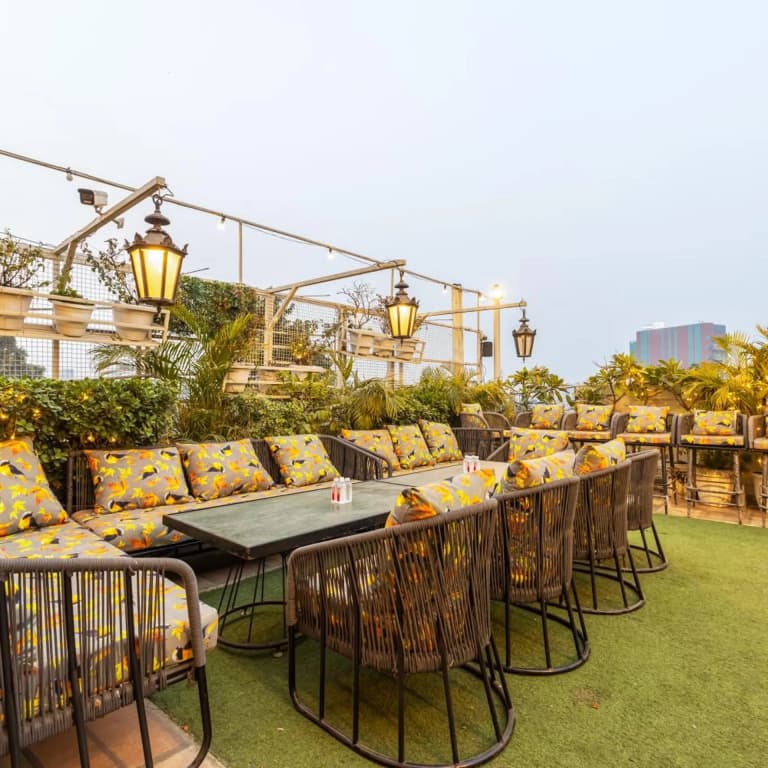 OYO 2637 Hotel Picasso Prive - photo 24