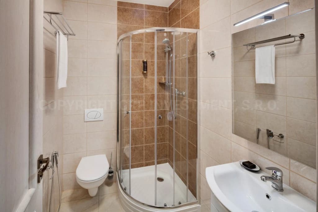 Louren Apartments - photo 7