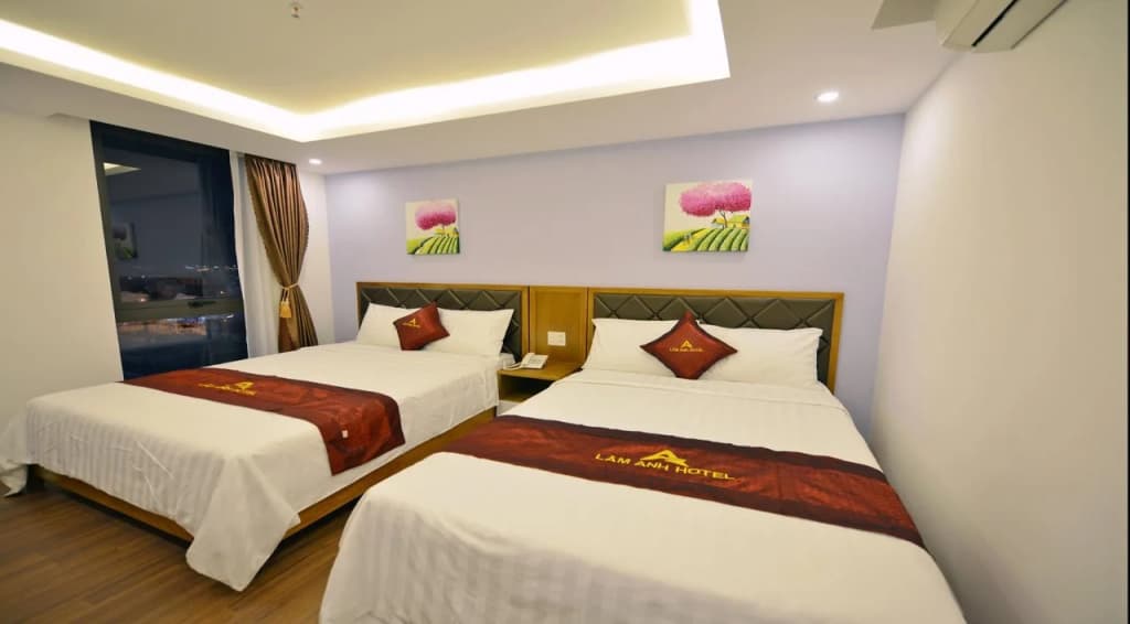 La Beach Hotel - photo 16