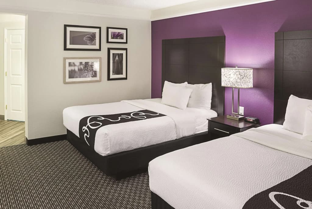 La Quinta Inn & Suites by Wyndham Las Vegas Summerlin Tech - photo 3