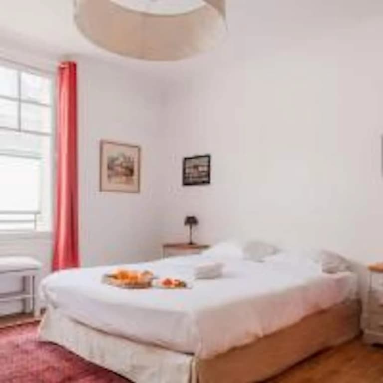 Eiffel Tower Saint Residence - photo 2