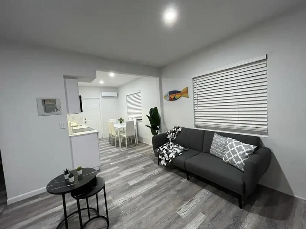 Douglas Rd Apartments - photo 3