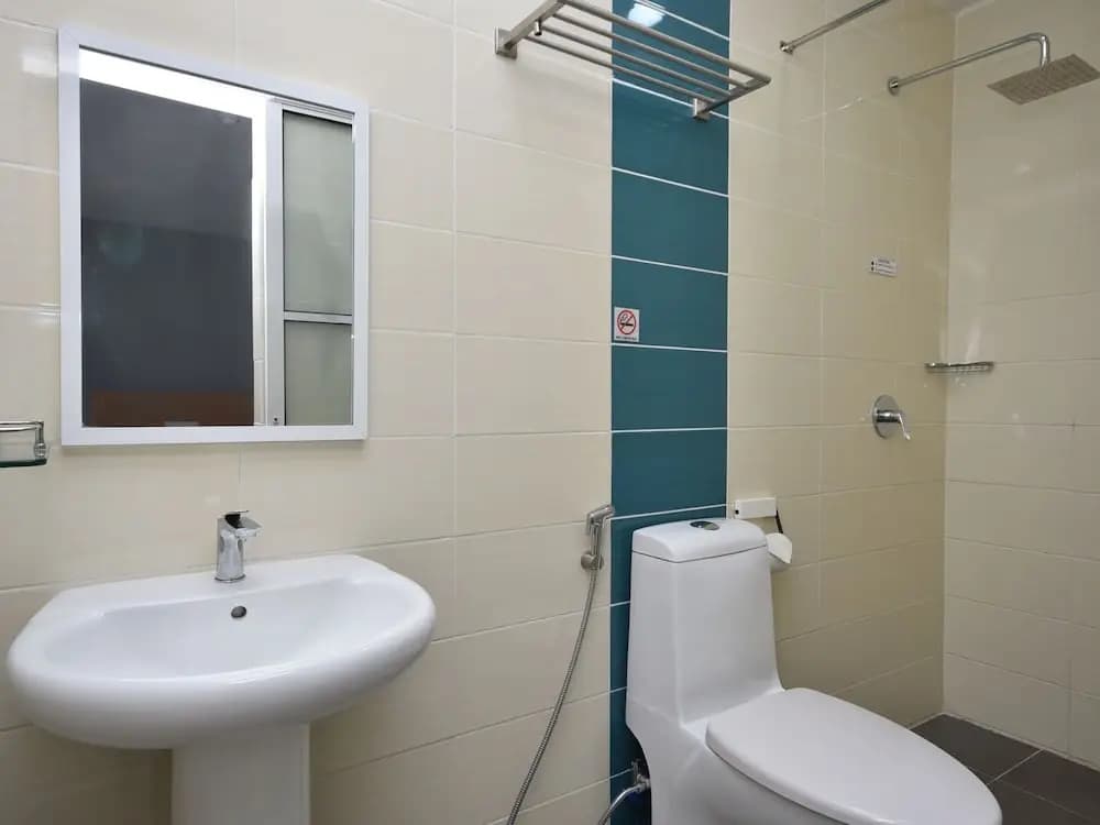 Labuan Avenue Hotel - photo 10