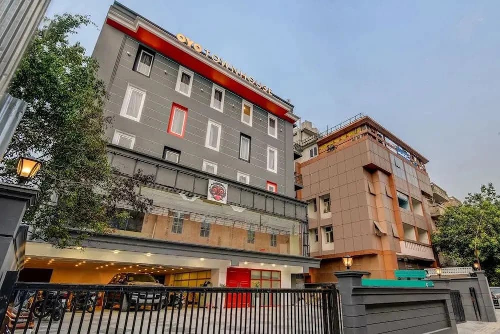 OYO Townhouse 115 Patel Nagar - photo 1