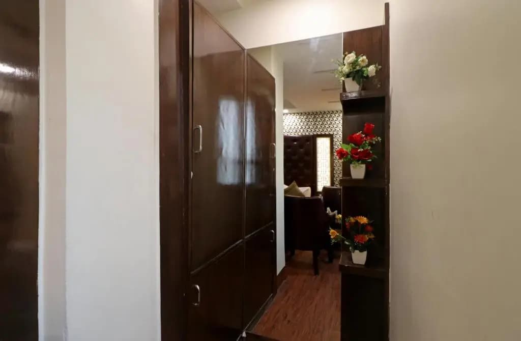 Hotel Mannat International - photo 8