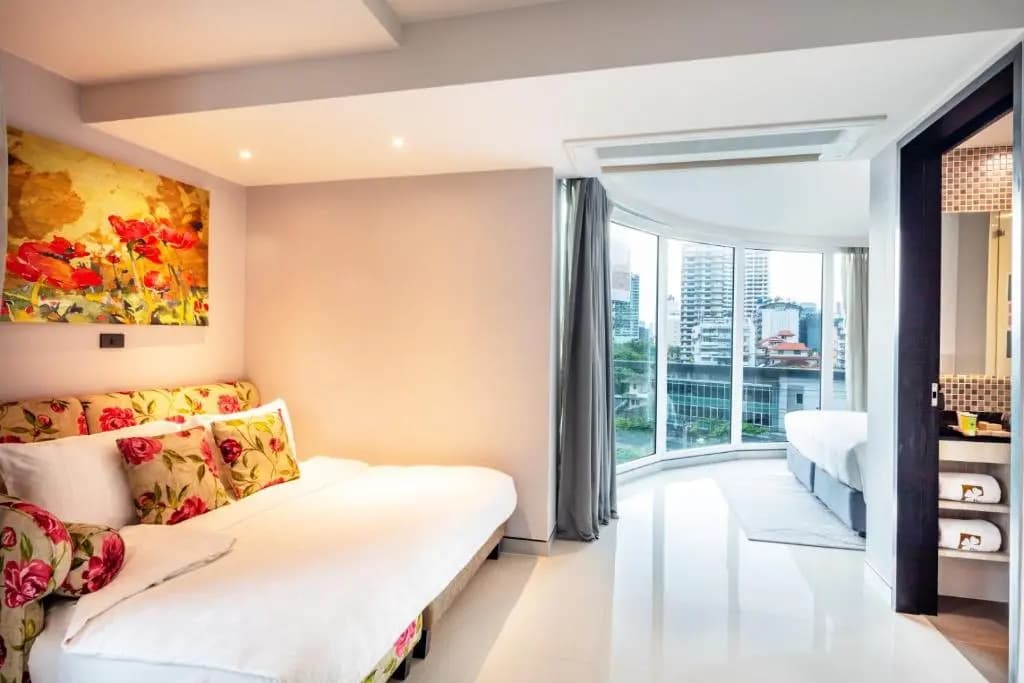 Hotel Clover Asoke - photo 12