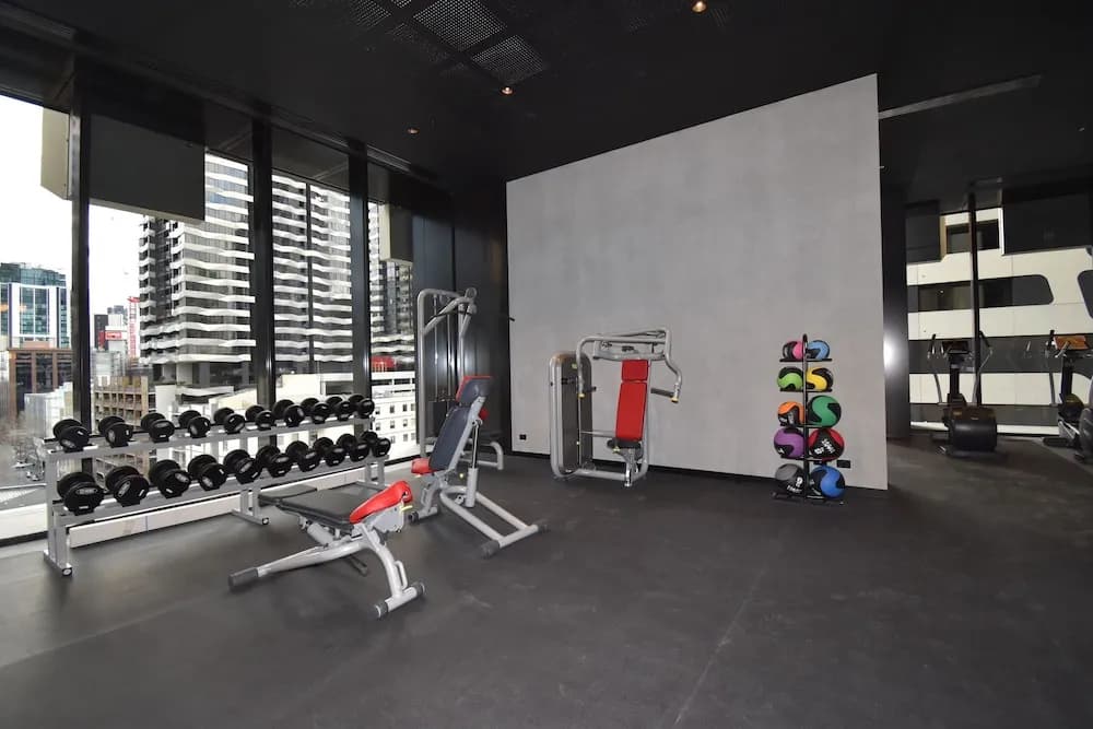 Melbourne Empire Apartments - photo 12