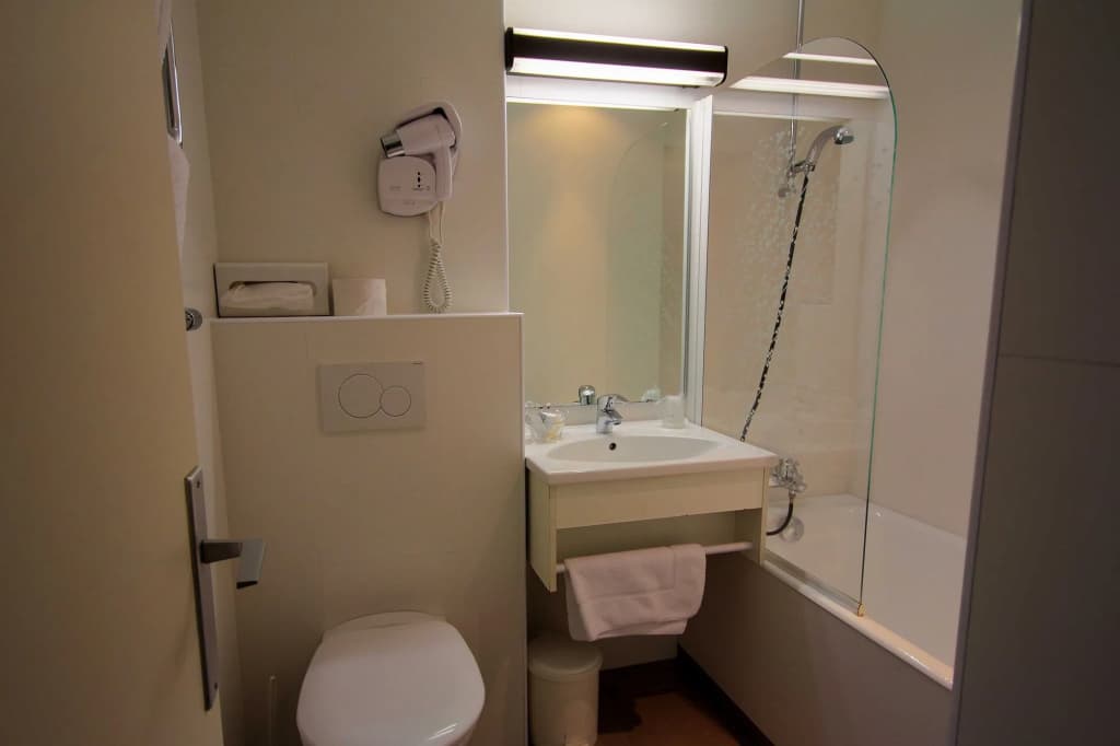 Hôtel des Trois Gares - photo 9