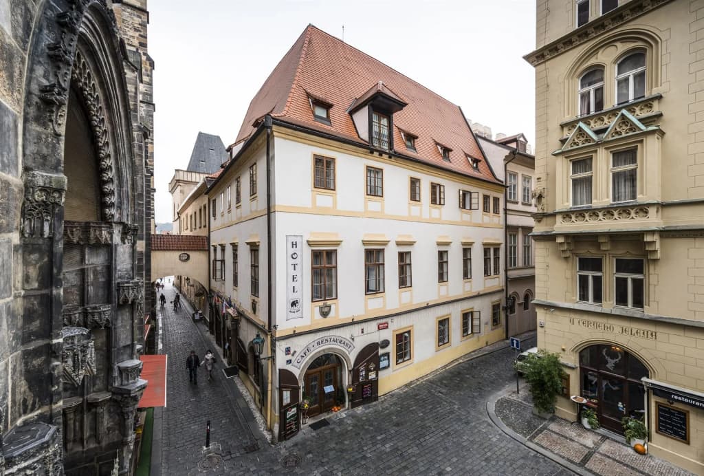 Hotel Cerny Slon - photo 1