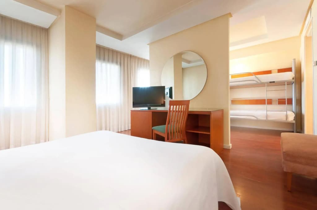 Hotel Madrid Chamartín Affiliated by Meliá - photo 3