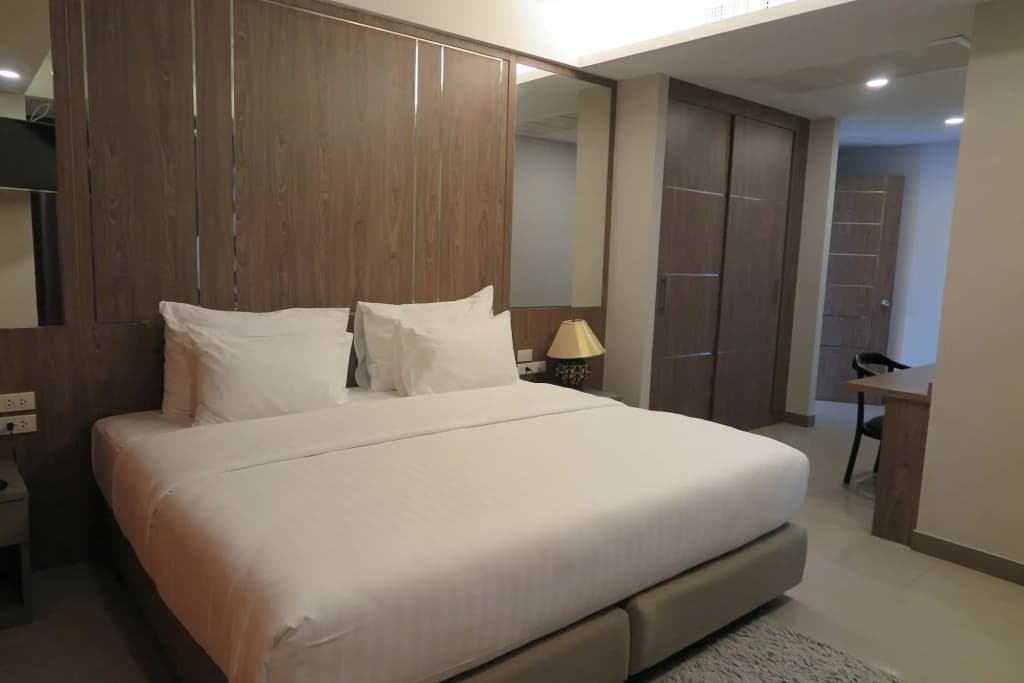 V20boutique Jacuzzi Hotel - photo 46