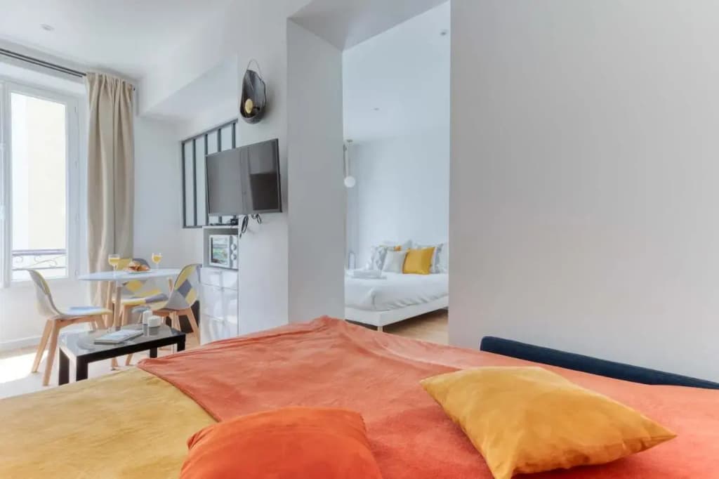 New Large Studio in the Heart of Paris 12 - photo 2