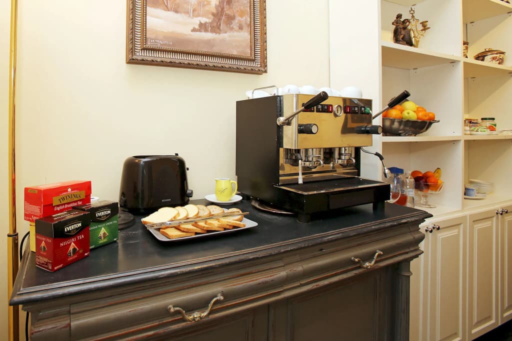 Amica Rome Guest House - photo 8