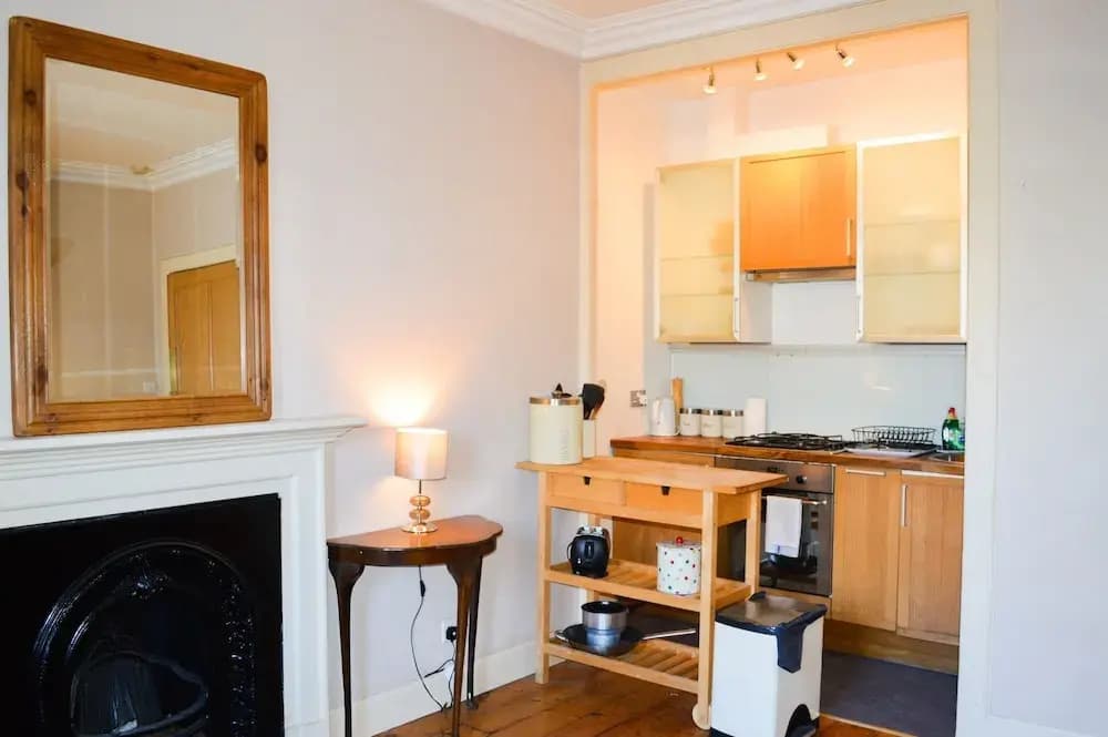 Peaceful 1 Bedroom Edinburgh Home - main photo