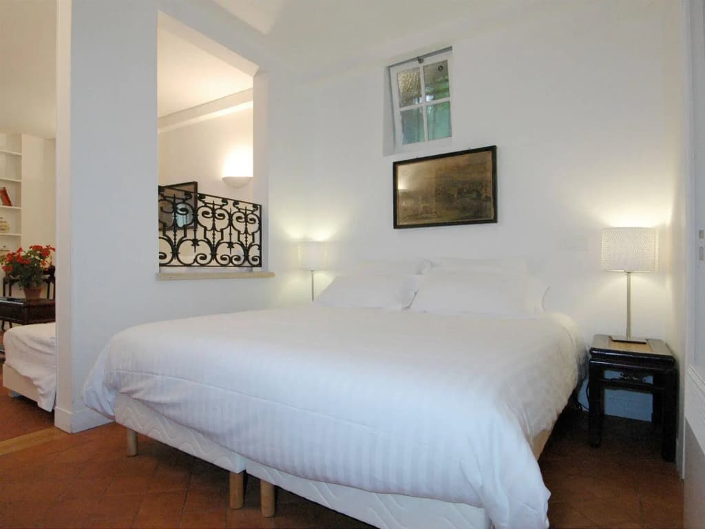 Mithouard Apartment - photo 2