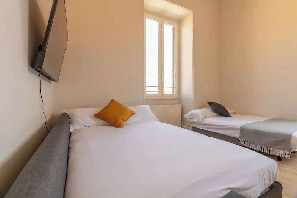 Joe Litty Guesthouse - photo 21