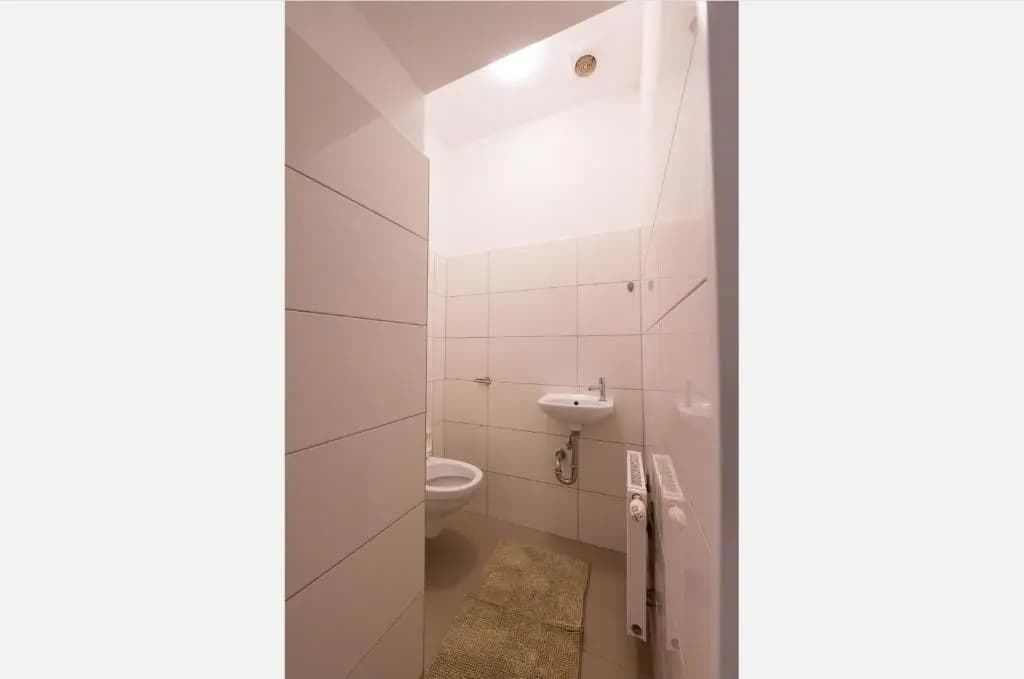 Charming Flat & Balcony near CentralStation Apt 5 - photo 8