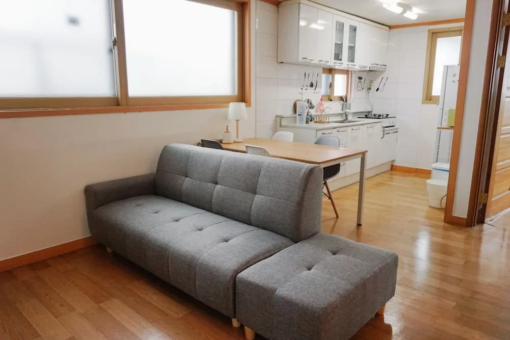 Hongdae One House Quad Room - main photo