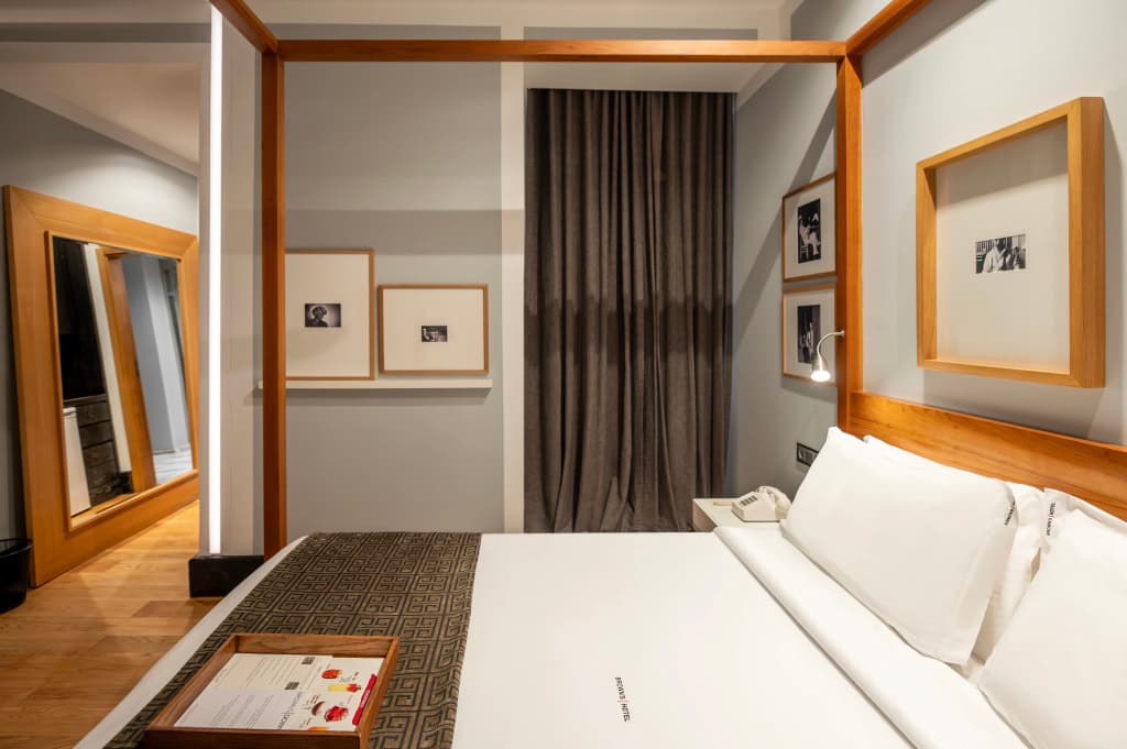 Browns Downtown Hotel - photo 4