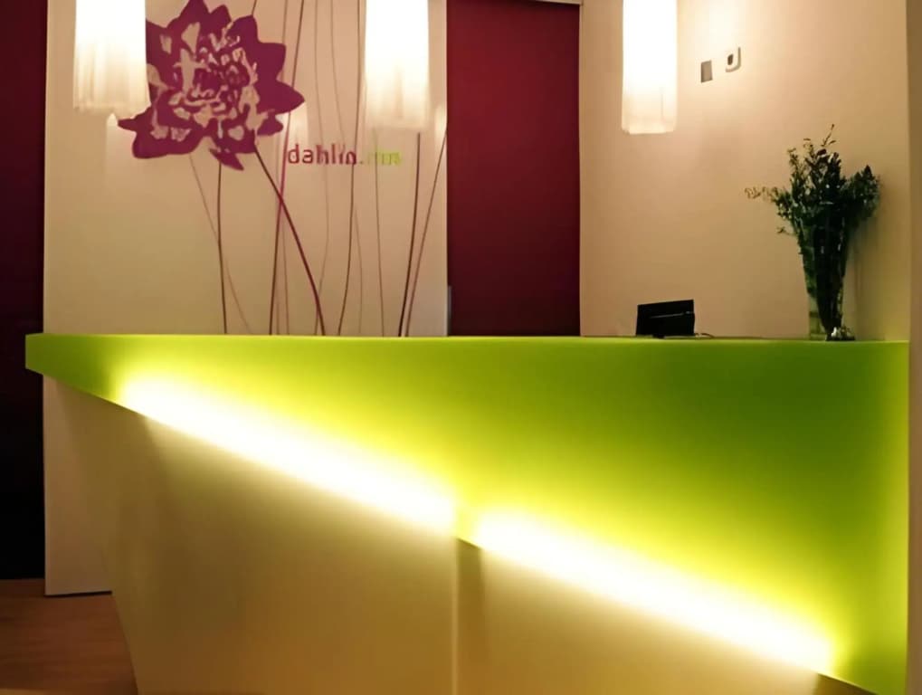 Dahlia Inn - photo 2