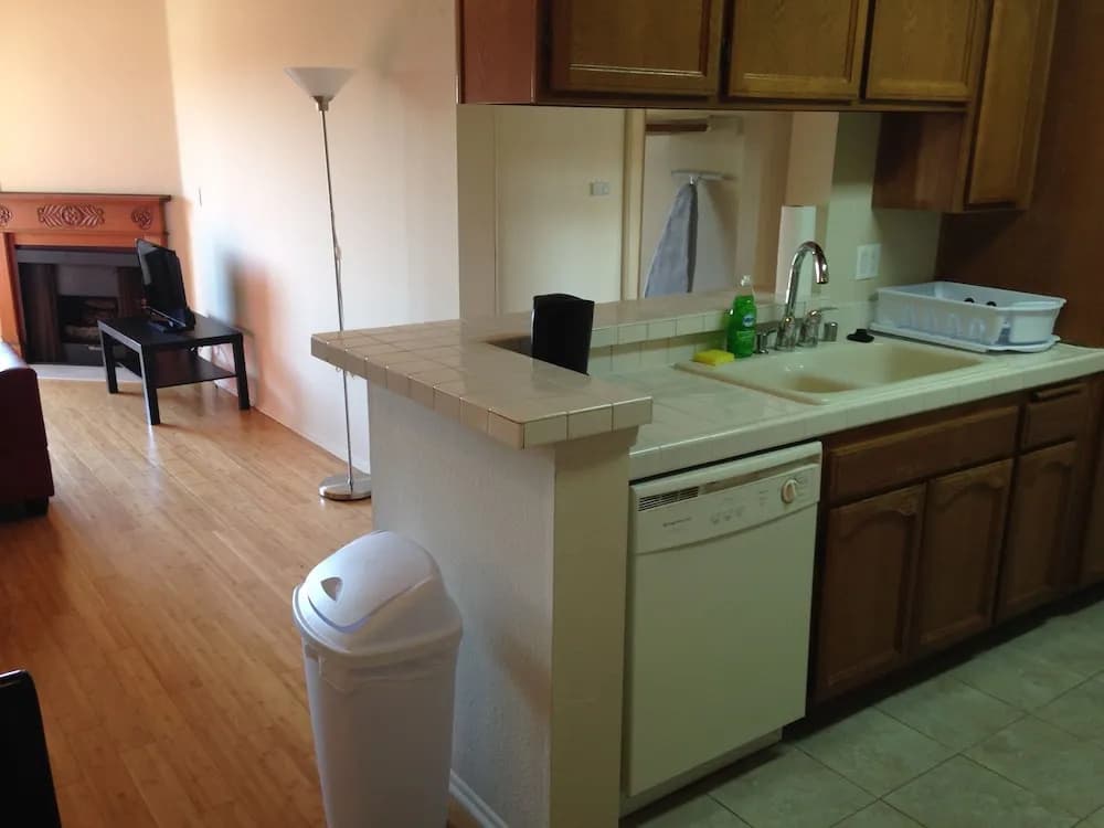 Strathmore Apartments - photo 21
