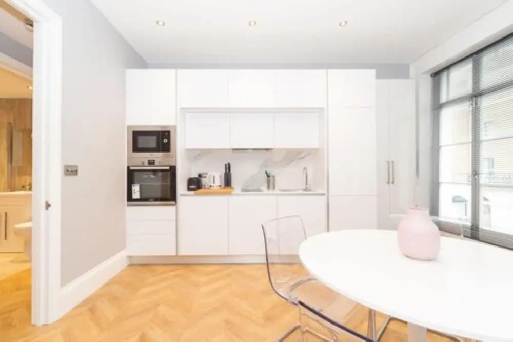 PML Apartments Southwick Street - photo 12