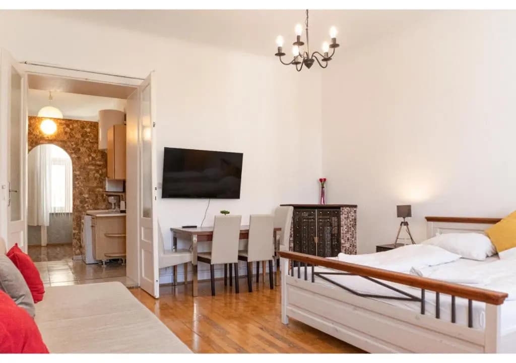 Cheerful 2BR Apartment - suitable for Longstays - photo 5