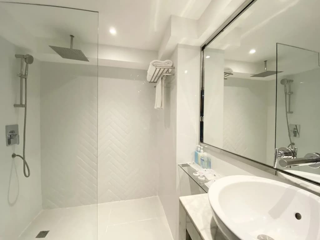 BelAire Bangkok Hotel - photo 21