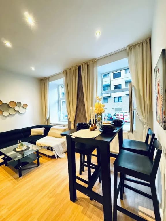 Comfy 1BR Apt Near Praterstern - photo 2