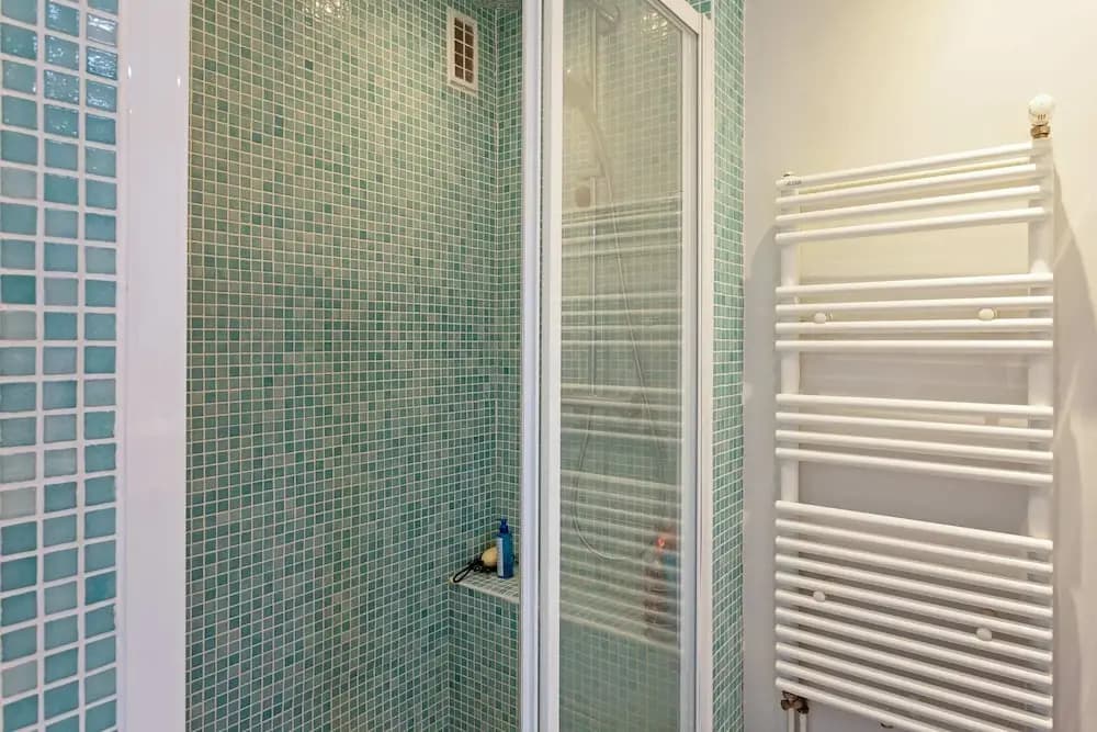 Bright and Modern Apt With Patio in Paris 18th! - photo 8