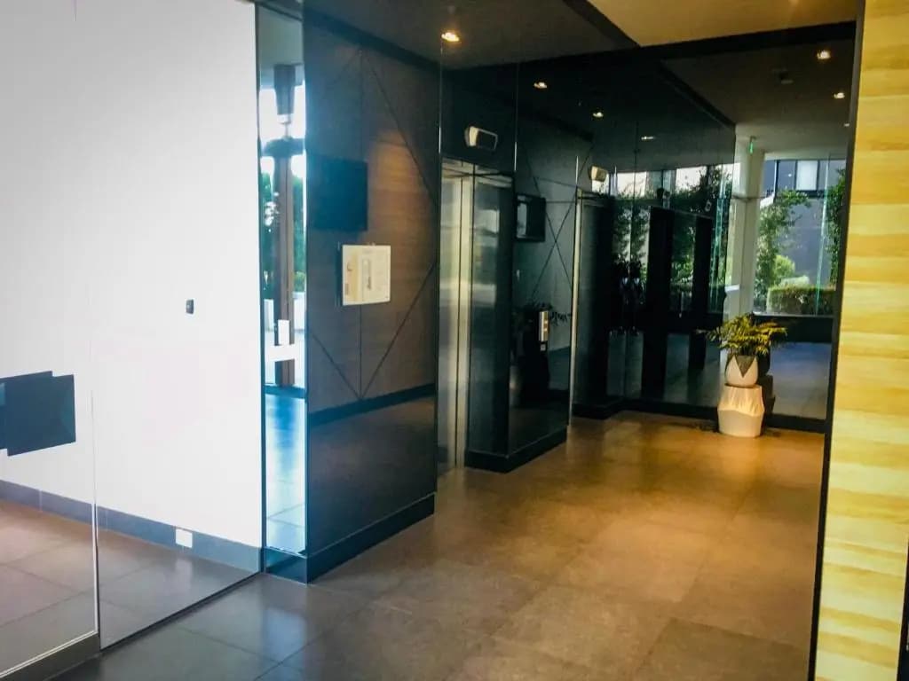 Modern, Clean, Luxury at the Right Price..... - photo 11