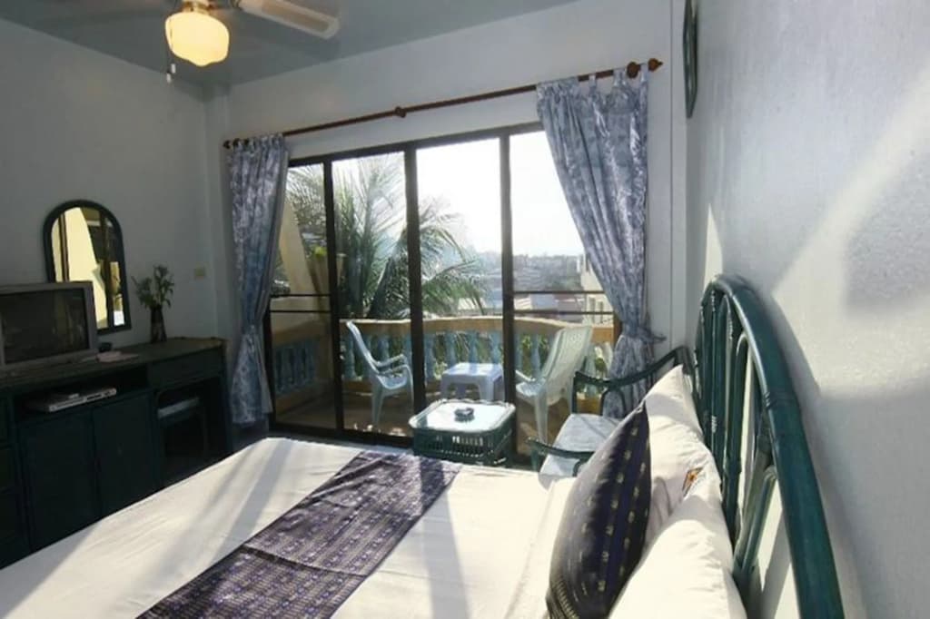Patong Sunbeach Hotel - photo 6