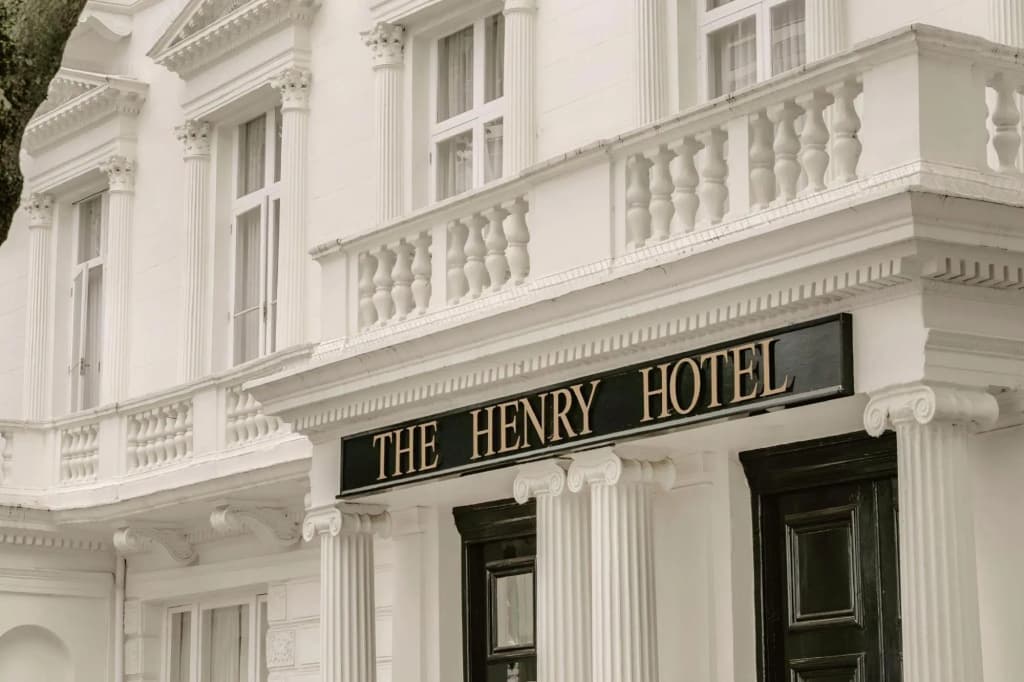 Hotel Henry VIII - photo 24