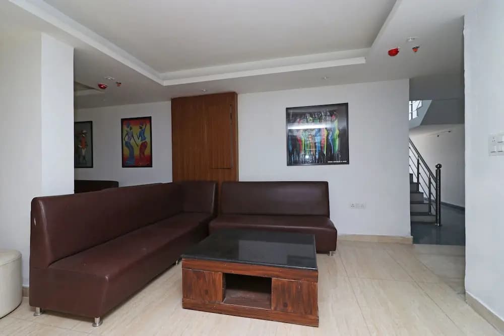 OYO 10327 The K Hotel - photo 1