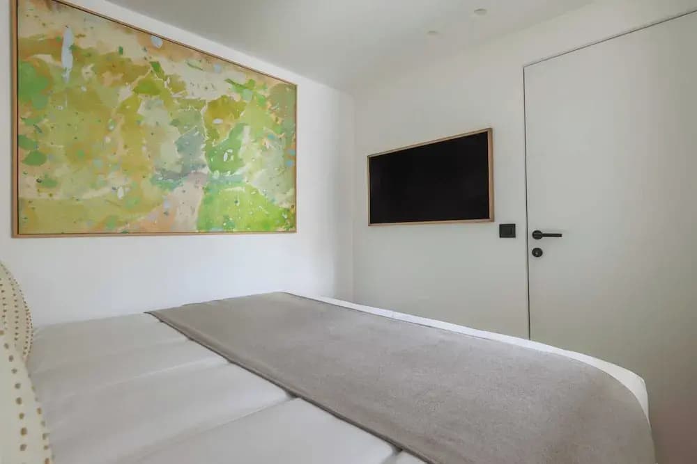 Magnificent Apartment -1br-4p- Canal Saint-martin - photo 1