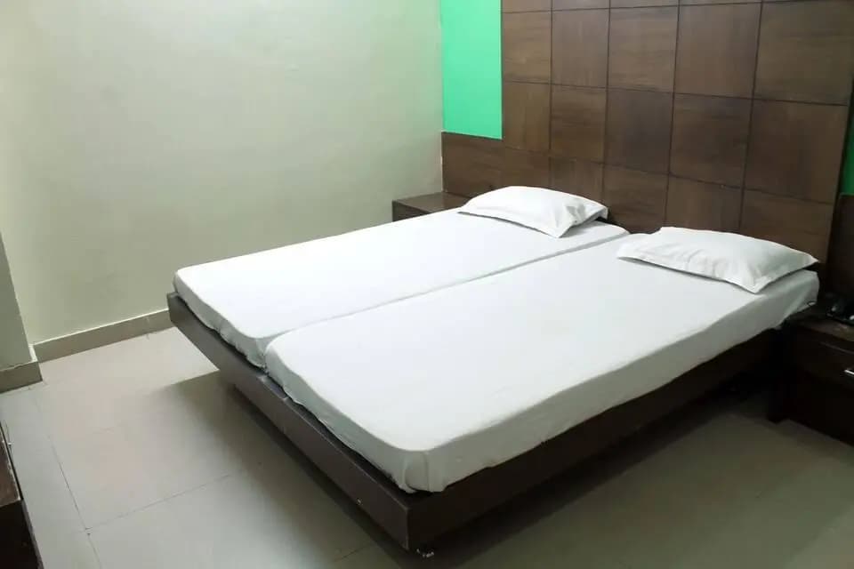 Hotel Saina International - photo 32