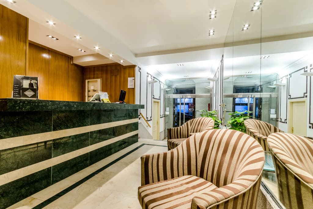 Hotel Exe Suites 33 - photo 2