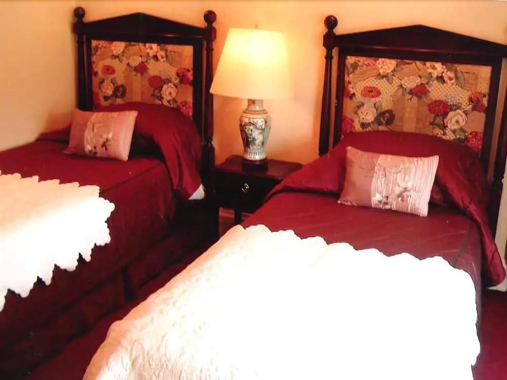 Emerald Guest House - photo 2