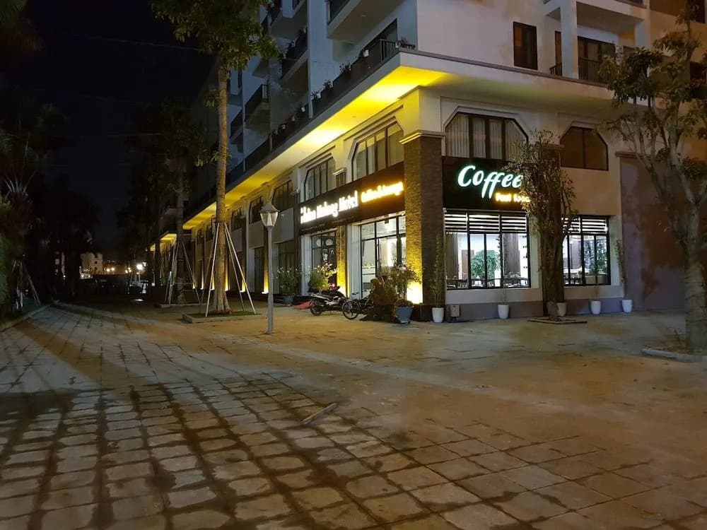 Helenhalong Hotel - photo 1