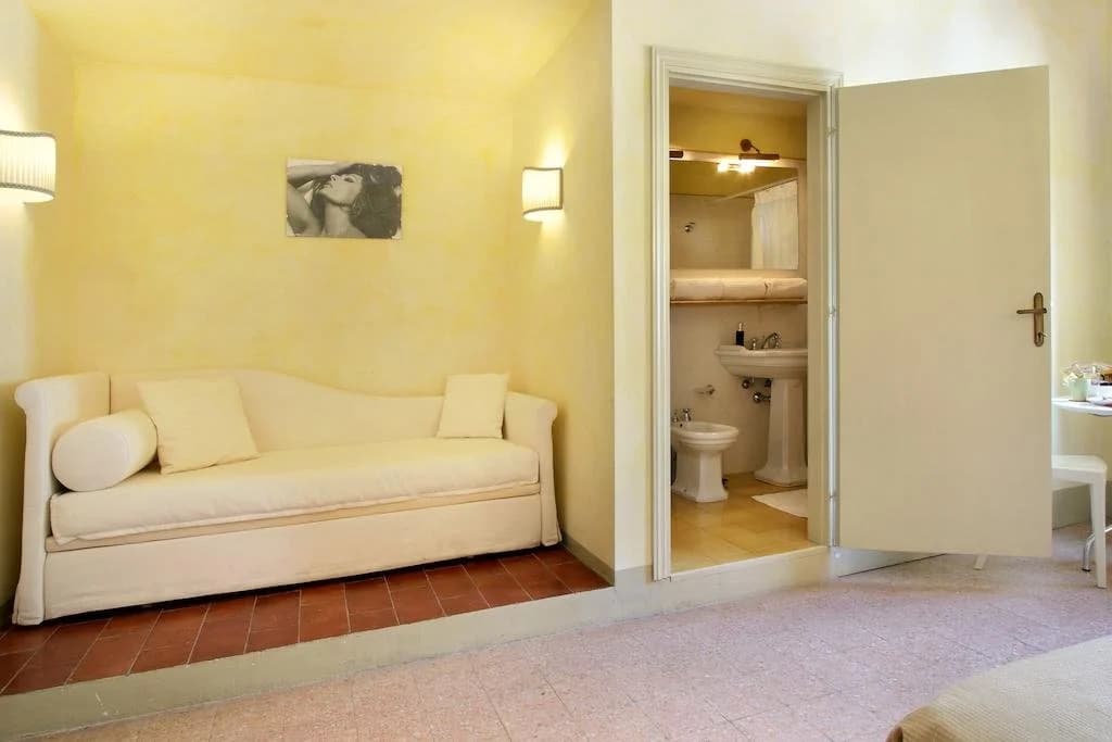 Michelangelo Guest House - photo 9