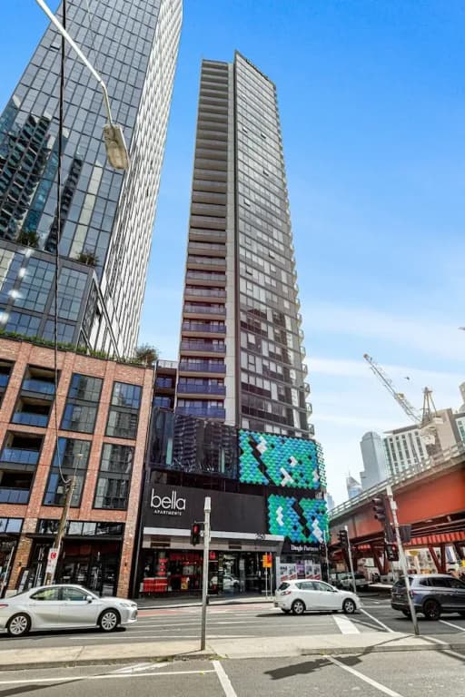 Pristine 2-bed Unit With Beautiful City Landscape - photo 1