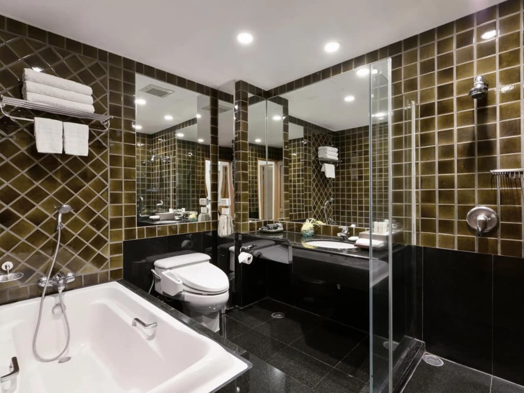 Grande Centre Point Ploenchit Hotel - photo 10
