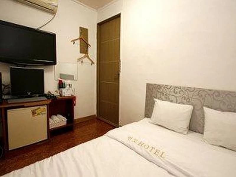 Bando Hotel - photo 6