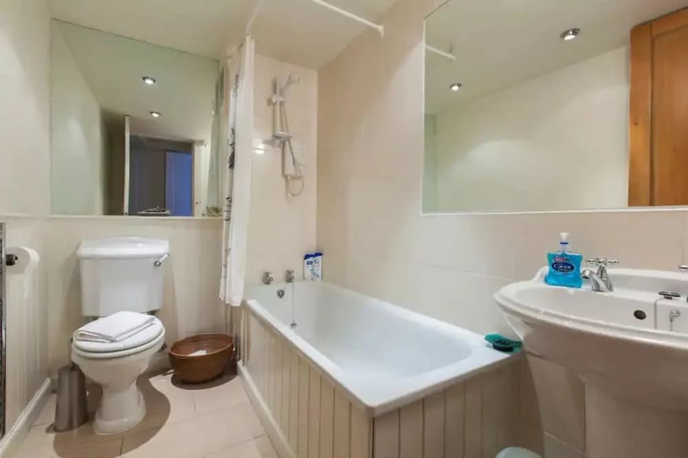 1 Bedroom New Town Flat - photo 13