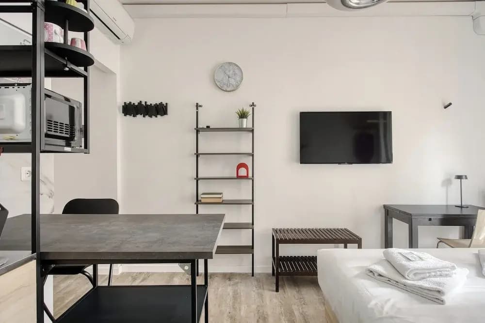 Stylish Studios near Subway - photo 11
