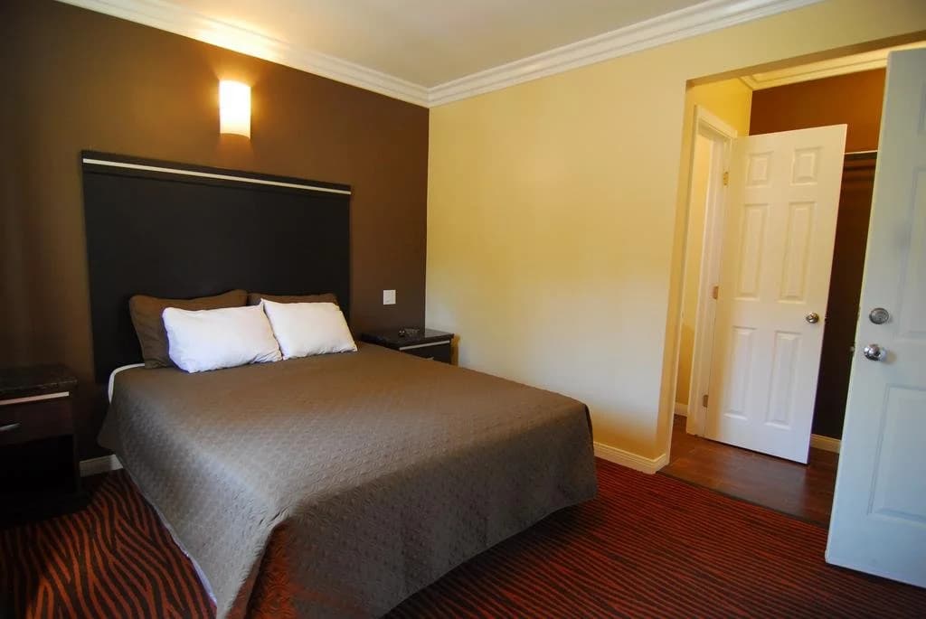 Studio City Inn - photo 11