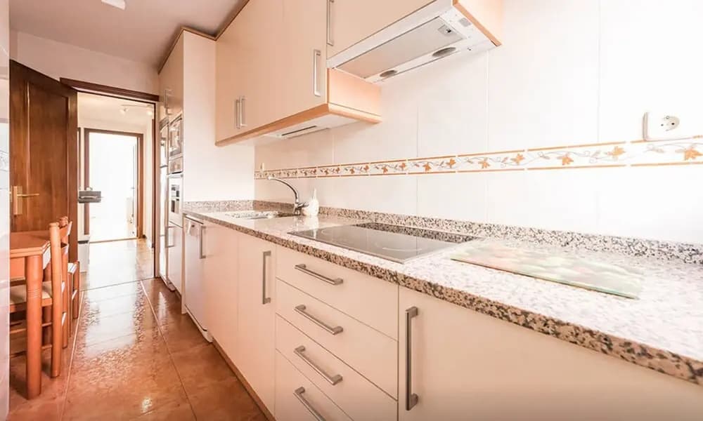 Modern and Comfortable Madrid Flat - photo 15