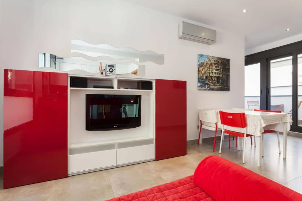 Via Augusta Apartments - photo 3