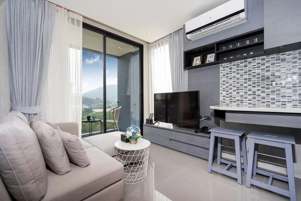 Premier Hill View Suite P708 at Citygate - photo 4
